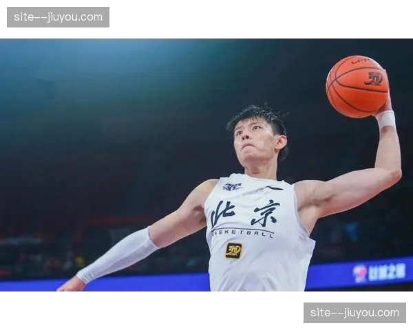 北京锋线曾凡博膝盖问题持续 近期没有明确复出计划